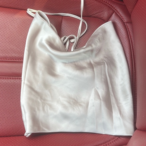 Garage Pebble Gray going out top - Picture 2 of 4